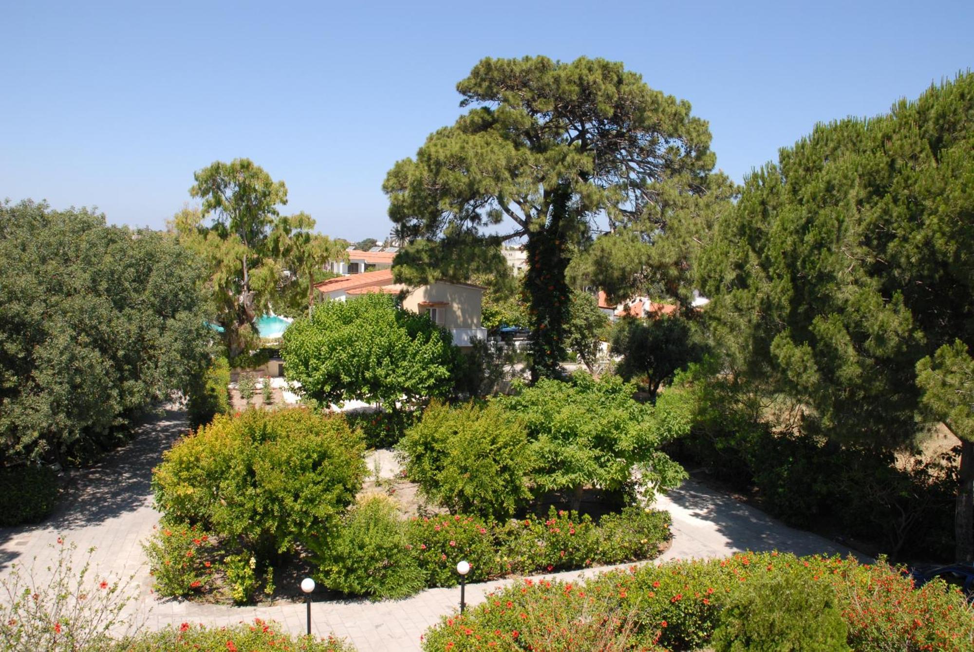 Niki Hotel Apartments Ialysos  Exterior photo